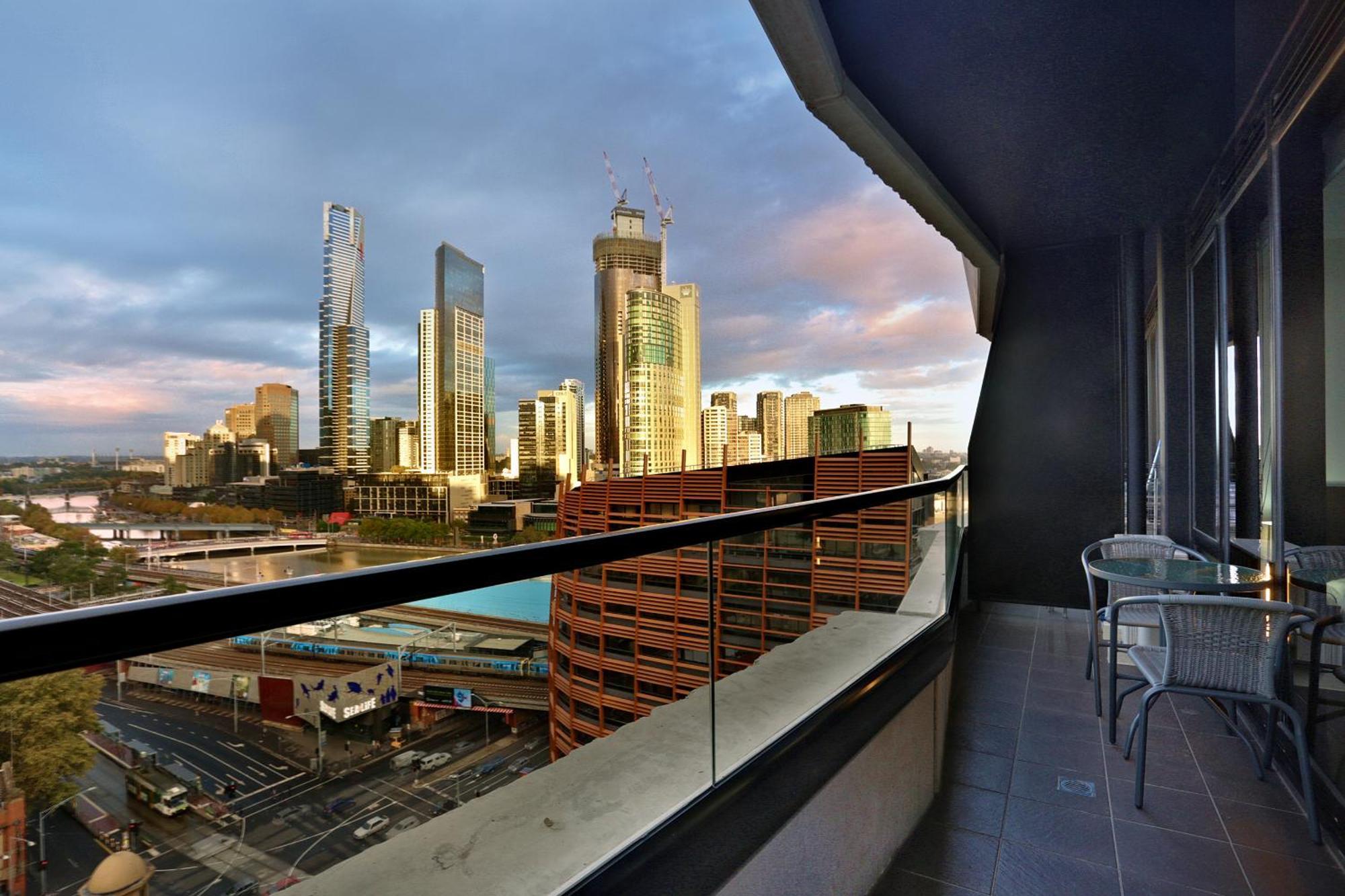 Aura On Flinders Serviced Apartments Melbourne Dış mekan fotoğraf